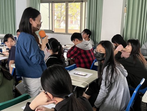 113-1【班級輔導】沒有人是一座孤島？人際關係中的孤獨與連結
