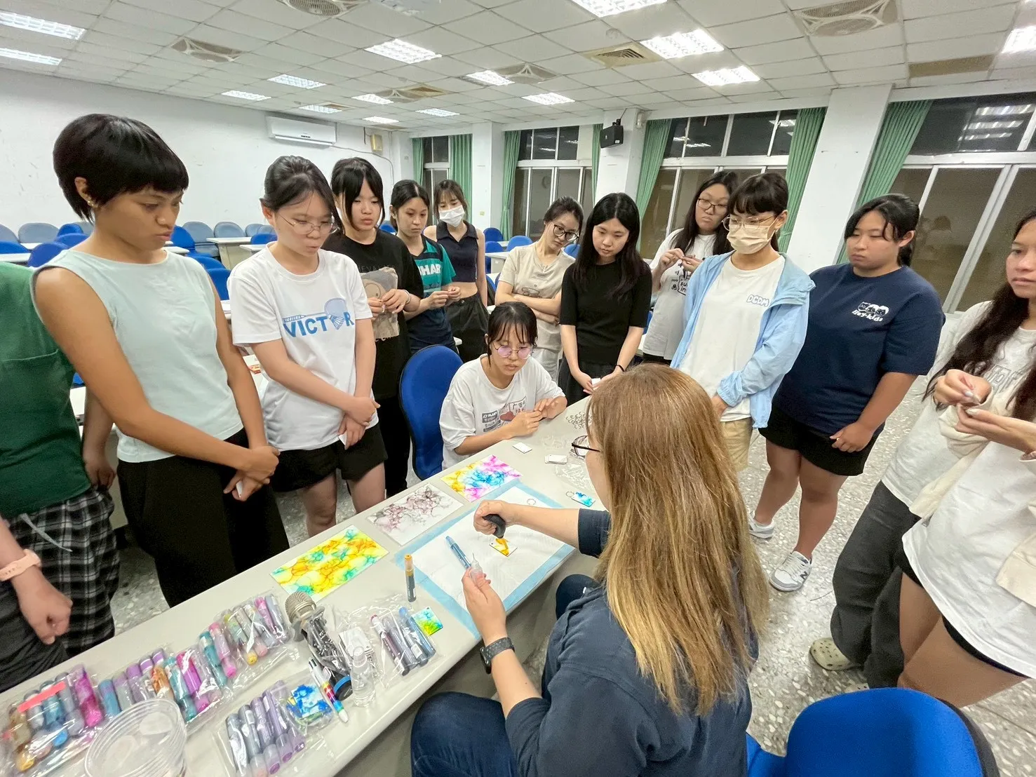 114-2【心理衛生推廣】隨墨流動與當下的自己同在-酒精墨水工作坊 第9張