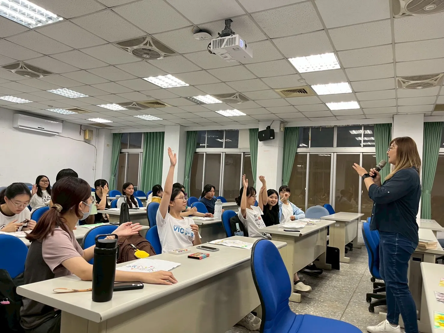 114-2【心理衛生推廣】隨墨流動與當下的自己同在-酒精墨水工作坊 第5張