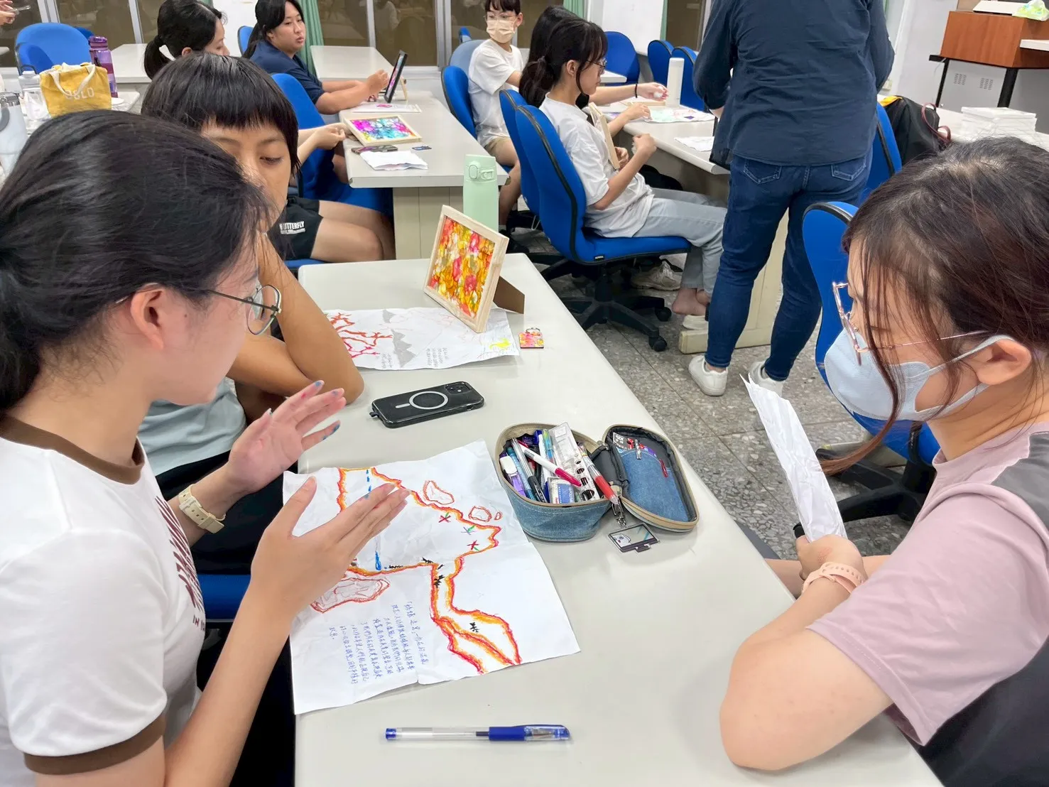 114-2【心理衛生推廣】隨墨流動與當下的自己同在-酒精墨水工作坊 第8張